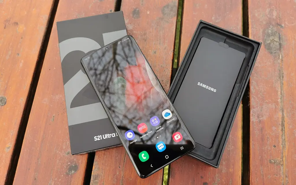 Samsung-Galaxy-S21-Ultra-e6.webp