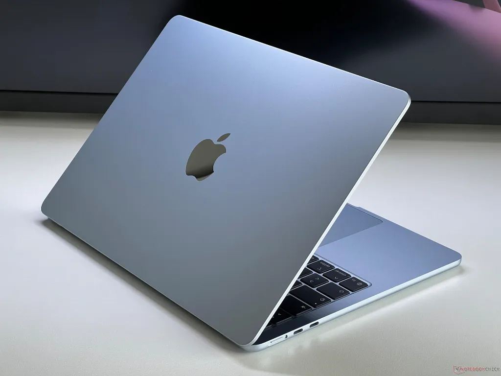 Mac book M4 13 1.webp